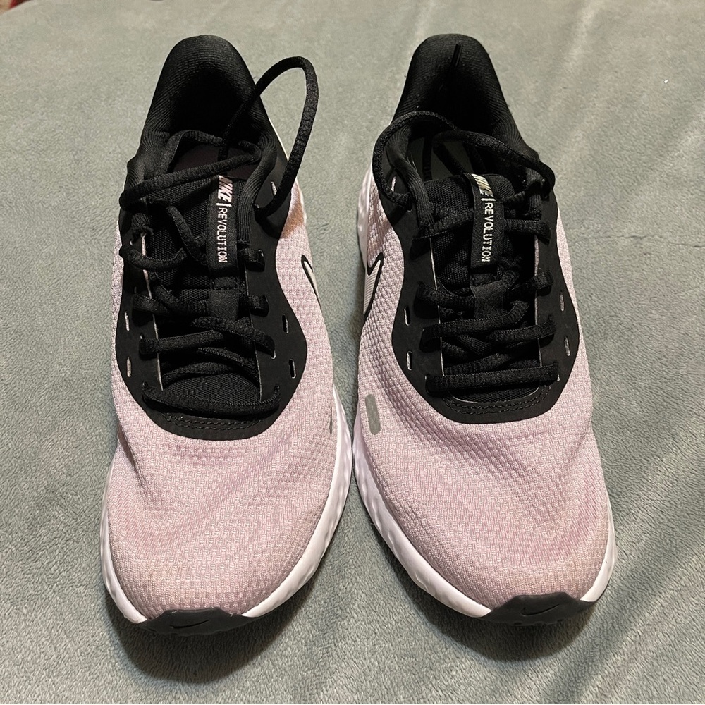 Nike Women's Athletic Shoes - Light Pink and Black